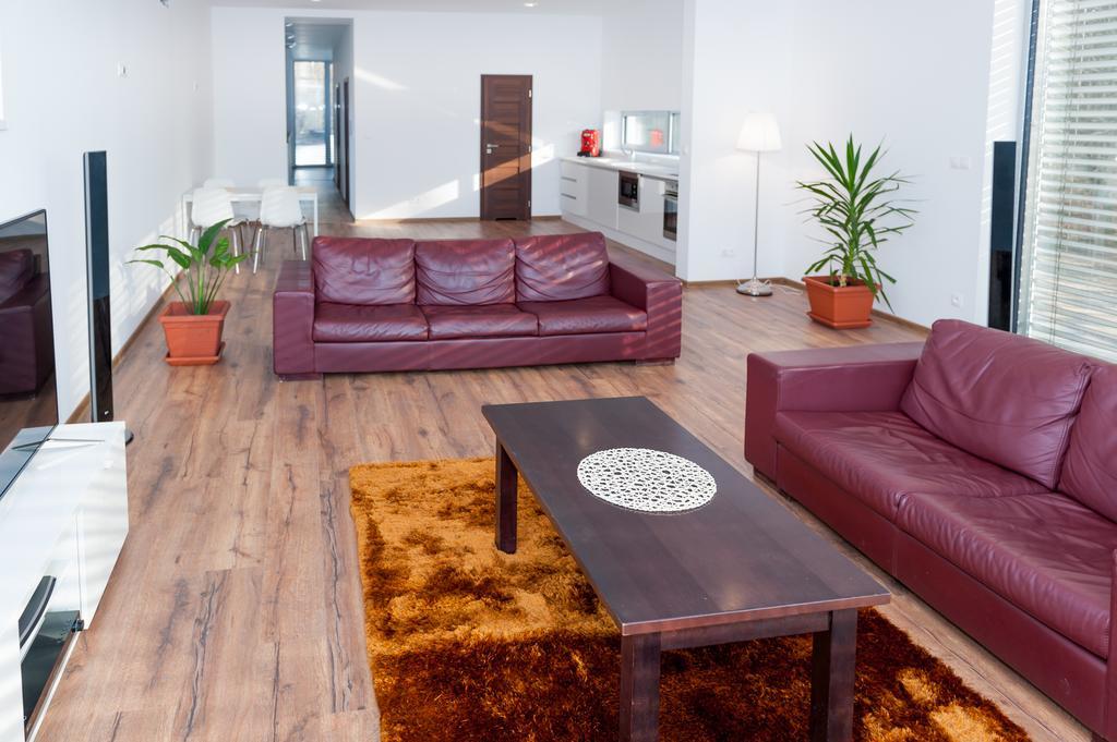 Villa Ladoven Luxusny Apartman 124M2 马汀 外观 照片