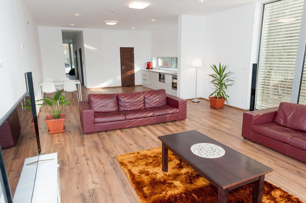Villa Ladoven Luxusny Apartman 124M2 马汀 外观 照片