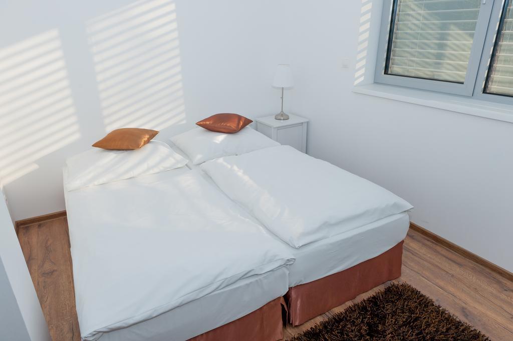 Villa Ladoven Luxusny Apartman 124M2 马汀 外观 照片